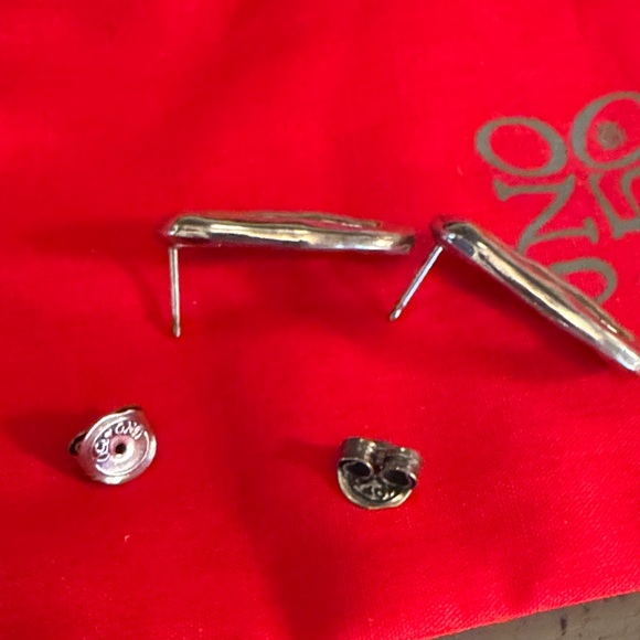 UNO de 50 Silver Earrings with Red Pouch - Picture 5 of 6